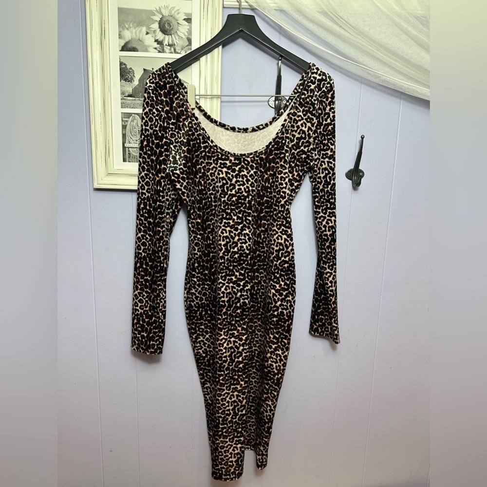 Gorgeous bodycon animal print dress - Picture 3 of 7